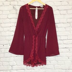 TOBI Burgundy Long Sheer Sleeve Surplice V-Neck Lace Trim Small